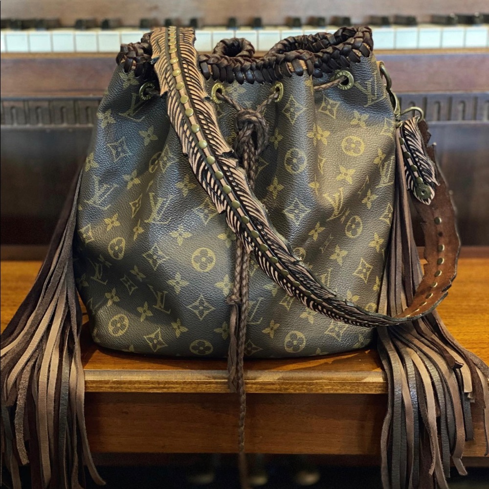Sold Fringed Noe Louis Vuitton